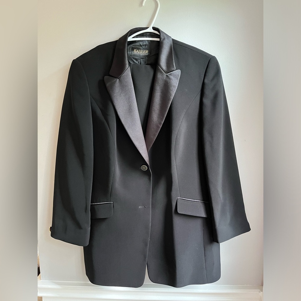 Gorgeous two-piece pantsuit with blazer and long skirt